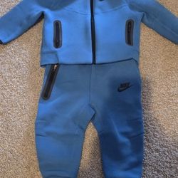 baby Nike clothes 