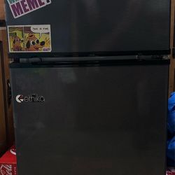 Mini fridge/freezer