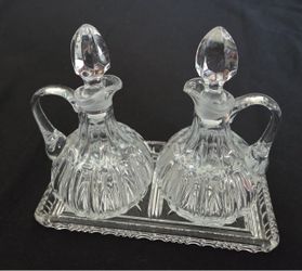 Vintage Crystal Oil & Vinegar Cruet Set – 3-Piece Tabletop Set