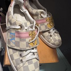 Lv Women Sneakers 37.5