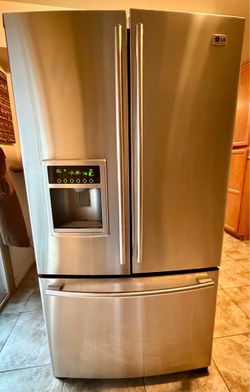 LG French Door Fridge Refrigerator w/ Bucket Freezer & Ice Maker for Sale – Fully Functional “As Is”