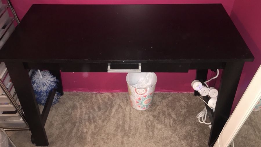 Desk/table