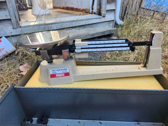 OHAUS Triple Beam Balance Scale with carry case