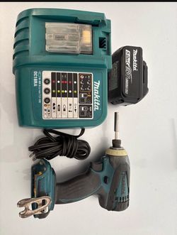 Makita XDT04 Impact Driver, Charger and Battery