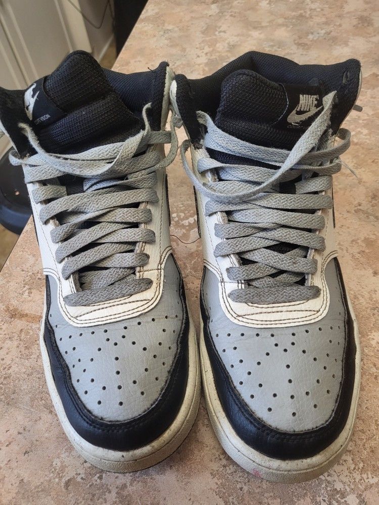 Boys Nike Size 8