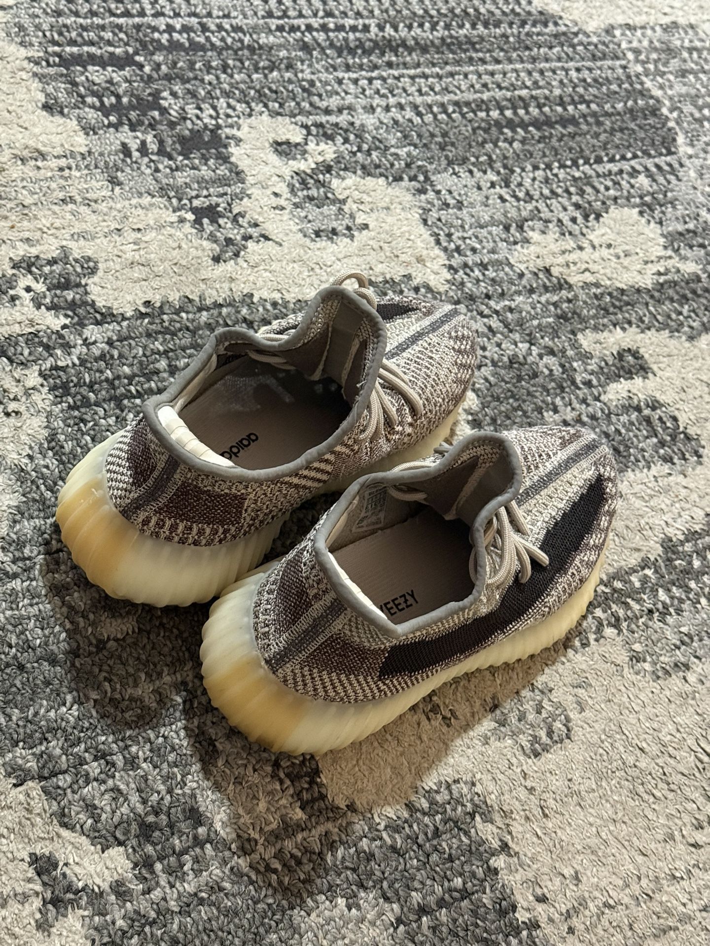 Yeezy Boost 350v2 Size 8.5 “Zyon”