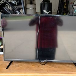 32" Onn And 32* Insignia Tv