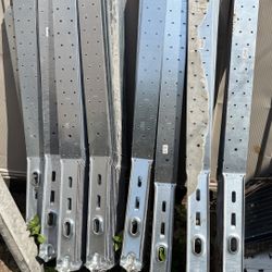 New Straps Tie 