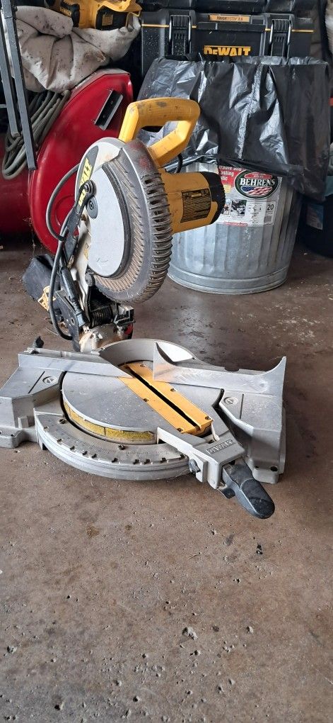 Dewalt 10" Blade Saw