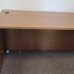 Office desks high quality new condition  only 2 left!! 