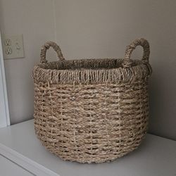 WICKER. BASKET. 