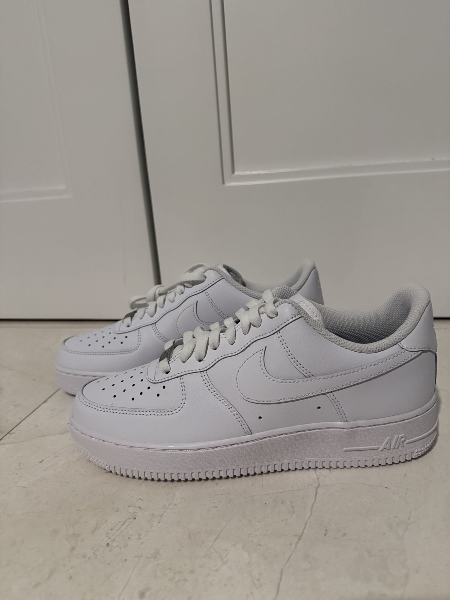 Nike White Air Forces ; Size 9