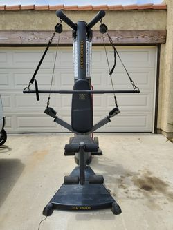 GOLDS GYM GS2500 weight machine for Sale in Ventura CA OfferUp
