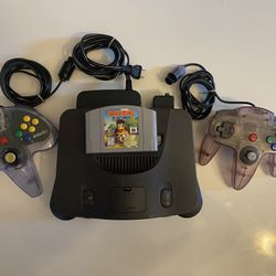 Nintendo 64 + 1 Game + 2 Controllers
