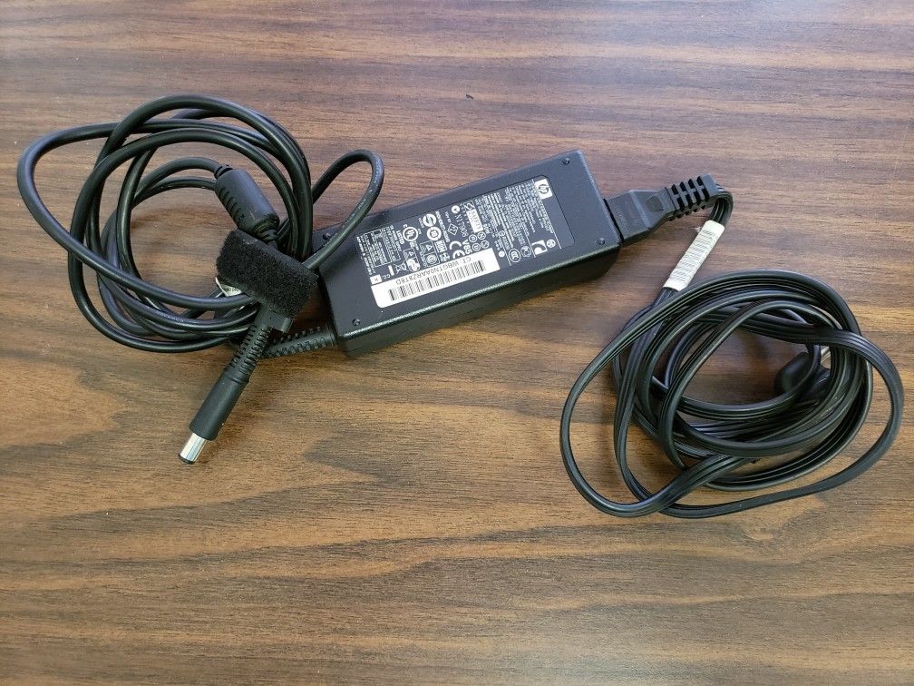 HP Genuine PPP012D-S AC Adapter