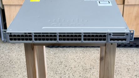 Cisco 3850-48 PoE+ switch w/c3850-NM-4-1G expansion module