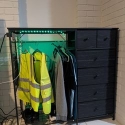 Dresser/Closet Combo