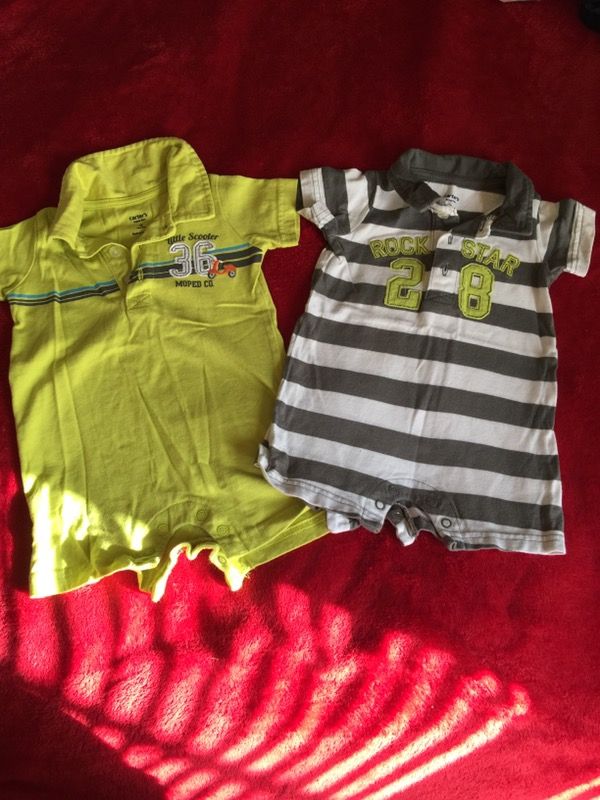 Lots of baby clothes !
