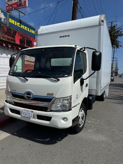 2014 HINO 195h HYBRID 78,300 MILES 18’ FEET