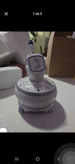 AVON