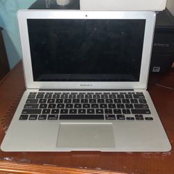 Apple laptop (for parts)