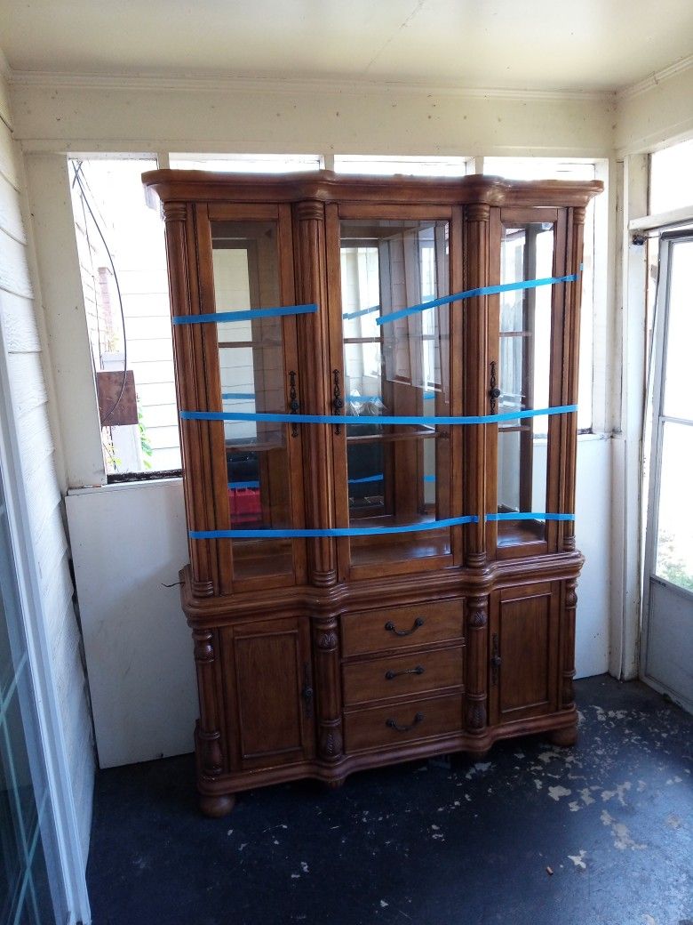 China cabinet-