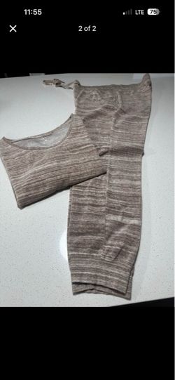 Women's Activewear Set Crop Top and Leggings