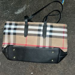 Brand New Women’s Burberry Purse