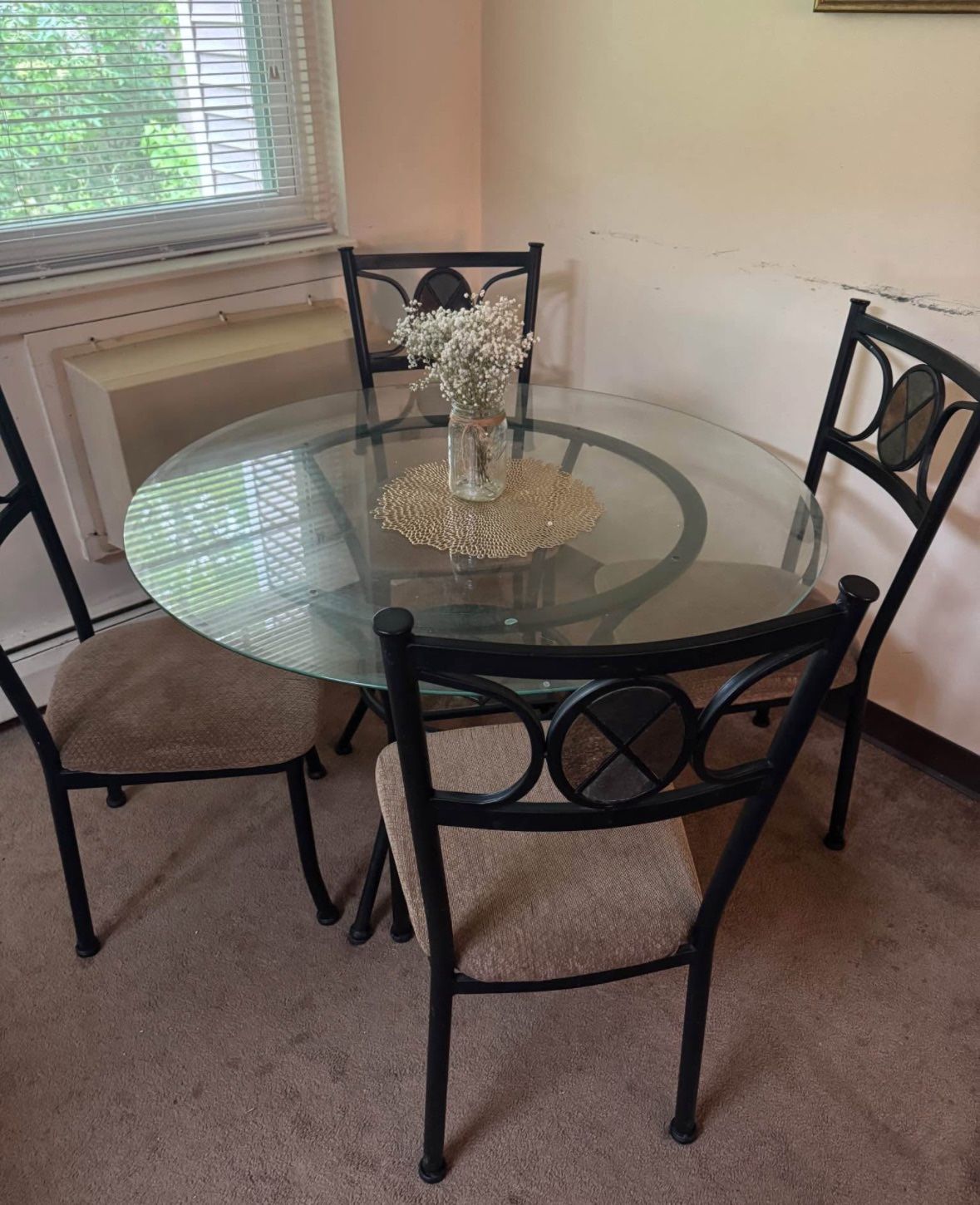 Round Glass Table And Chairs