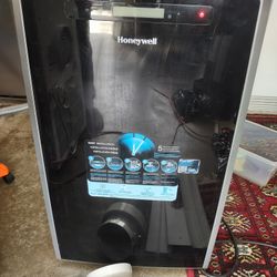 Honeywell 14000 BTU Portable AC 