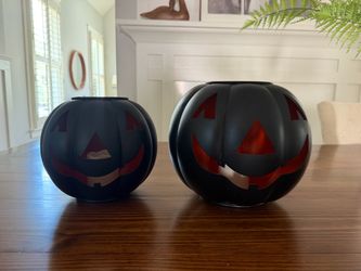 Kirkland’s Metal Jack-O-Lanterns pair