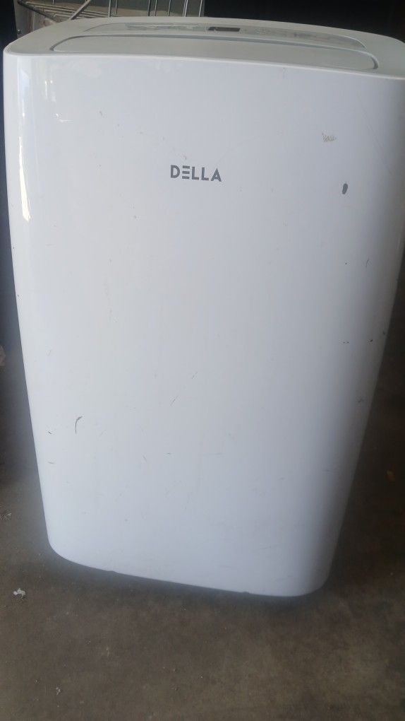 Della Mobile Ac Unit