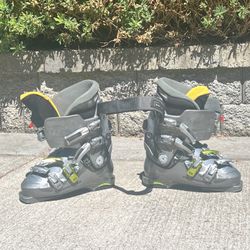 Salomon Ski Boots 26.5