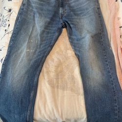 Levi’s.   513       40W-32L