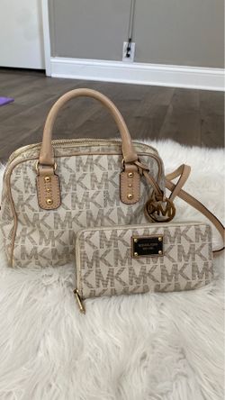 Michael Kors Crossbody with wallet