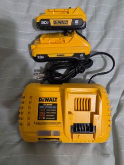DEWALT 8AH FAST CHARGER AND 2 BATTERIES...20V 2AH BATTERY AND 20V 4AH COMPACT BATTERY