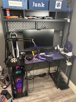 Gaming desk