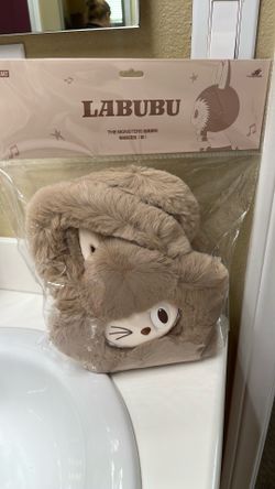 Pop mart Labubu plush purse New in packaging