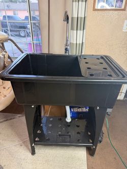 Plastic sink