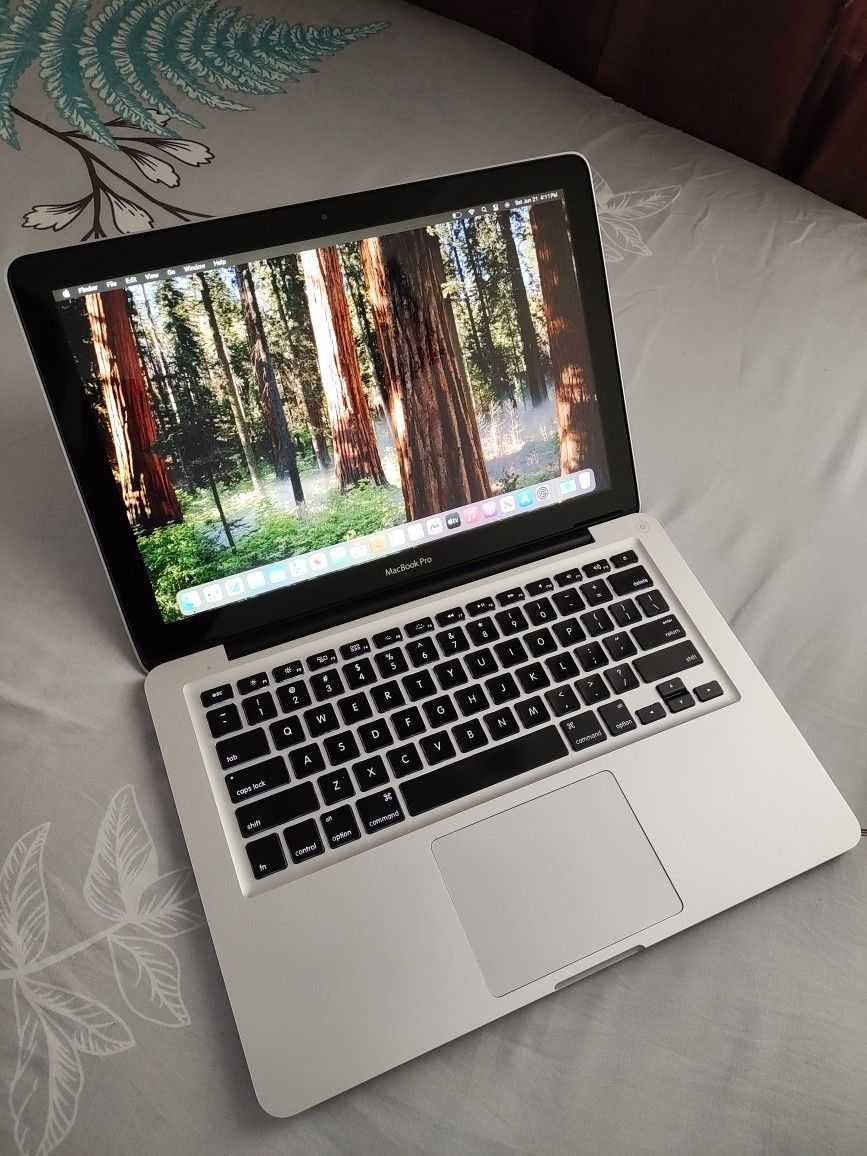2012 13.3"inch Intel Core i5 MacBook Pro Laptop, 500GB HDD, 10GB RAM, DVD📀 And SD Card Reader. macOS Sequoia 15.5 Installed.