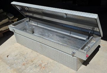 Weather Guard R-127 diamond plate toolbox