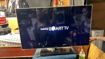 Samsung Smart TV Flat Screen