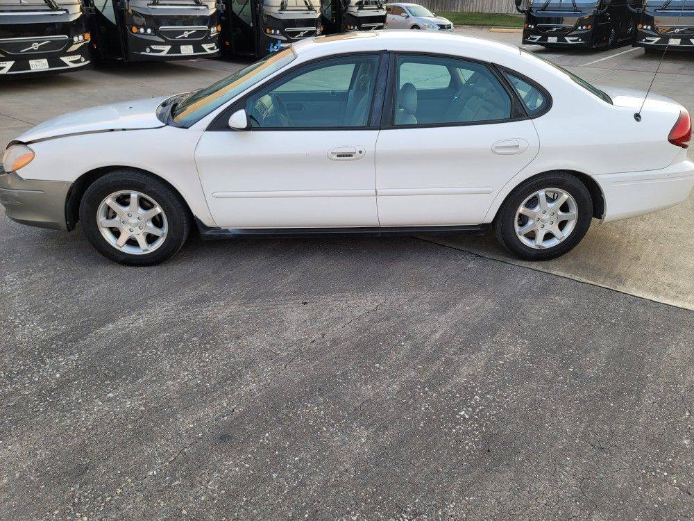 2006 Ford Taurus