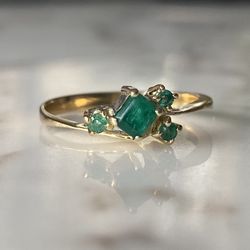Size 7 Genuine Colombian emerald ring, 18K gold