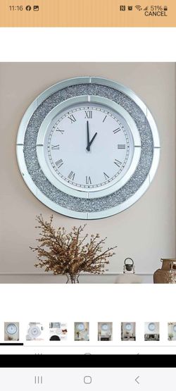 Beautiful wall clock new in box pick up in pomona $60