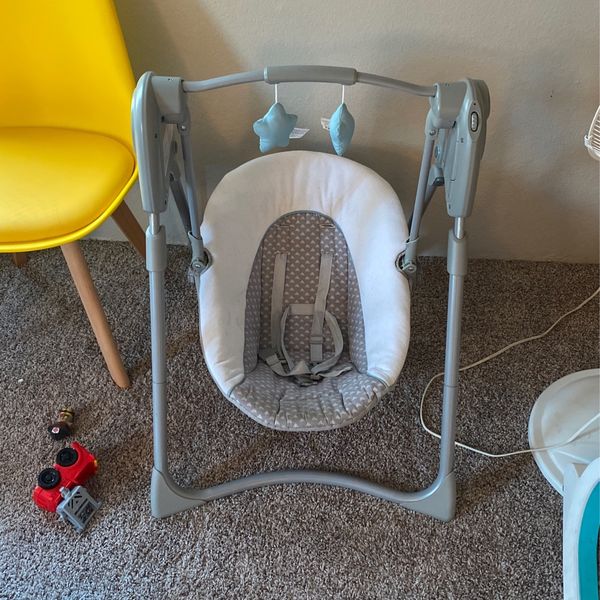 Graco battery powered Infant Swing for Sale in Colton, CA OfferUp