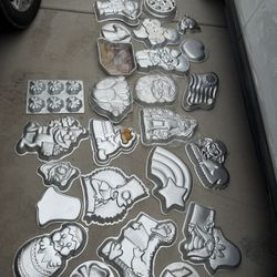 Wilton Character Cake Pans (WHOLE LOT) 