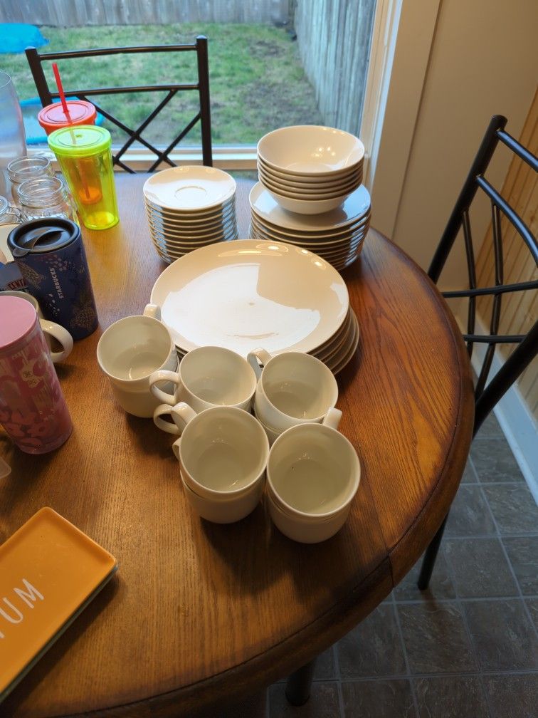 Plates, Bowls And Cup Set