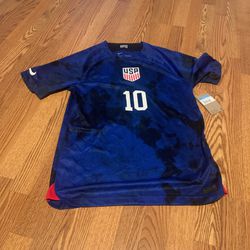 USMNT NIKE WORLD CUP 2022 AWAY JERSEY (Fan version) with the Lebrun James of soccer in the back‼️‼️ BRAND NEW WITH TAGS‼️‼️ 100% AUTHENTIC✅ Size M Pri