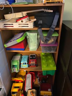 Free bookshelf